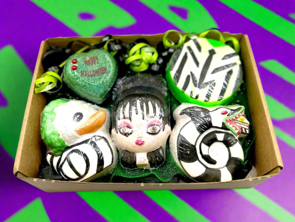 It’s Showtime Halloween Bath Bomb Gift Set