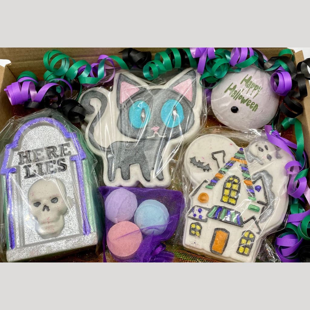 Halloween Hauntings Bath Bomb Gift Set