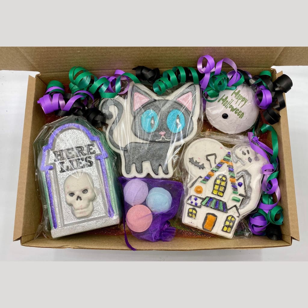 Halloween Hauntings Bath Bomb Gift Set